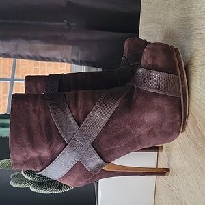 Rock & Republic SABRA platform chocolate brown suede bootie